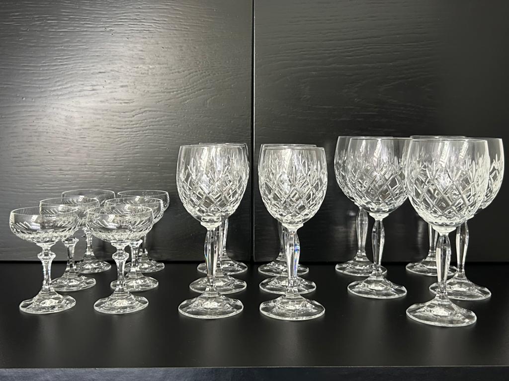 KRISTALLEN GLASSERVIES + OVERIG ASSORTIMENT GLAZEN, Ophalen