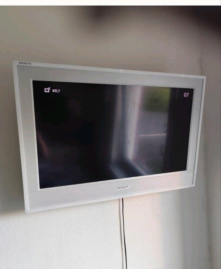 Sony Bravia KDL-32E4030 LCD TV inclusief muurbeugel, Ophalen