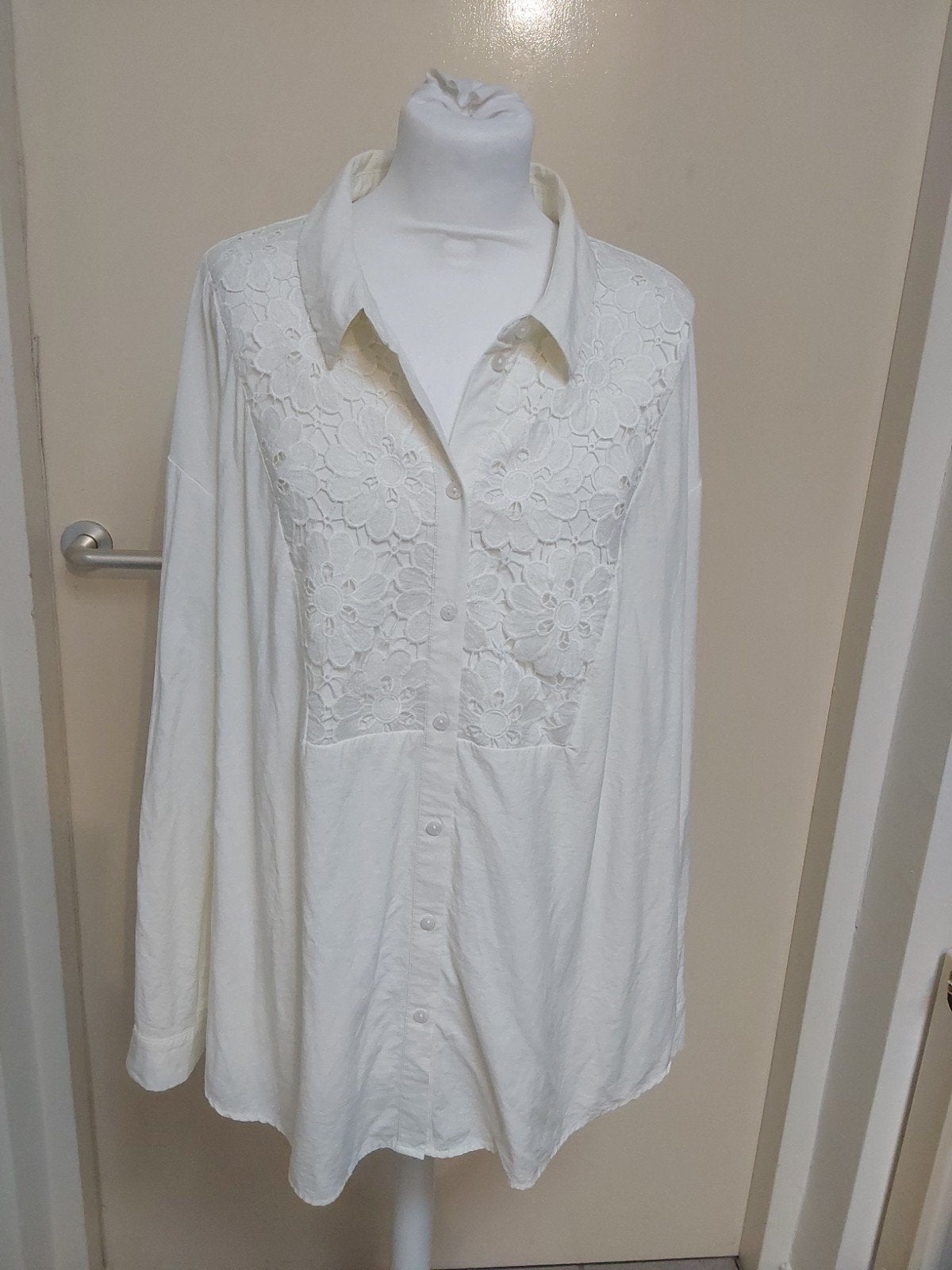 Prachtige blouse van Vero Moda Curve maat 52, okselm 71cm, Kleding | Dames, Blouses en Tunieken, Vero Moda, Ophalen of Verzenden