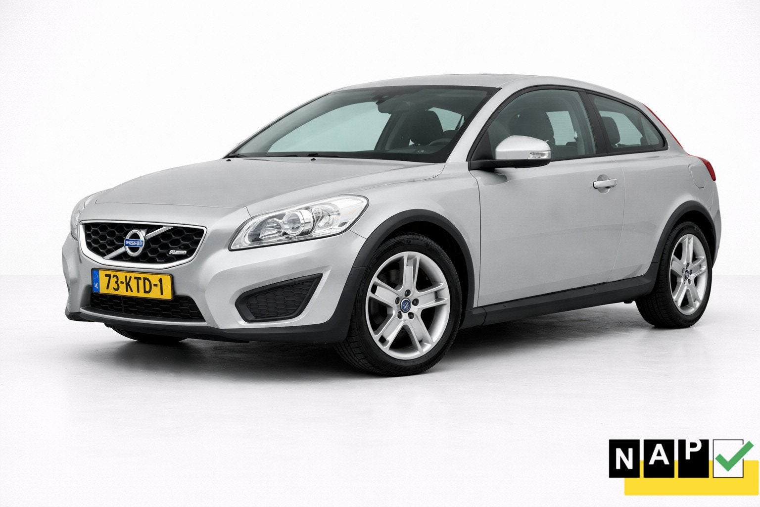 Volvo C30 1.6 Airco - Cruise NIEUWE koppeling + distributie, Voorwielaandrijving, 1596 cc, 101 pk, Gebruikt