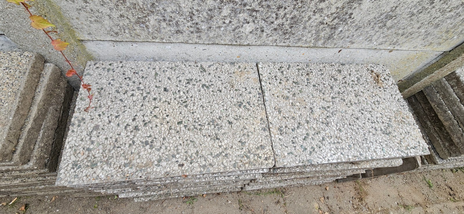 GRATIS grindtegels van beton, Ophalen, Gebruikt, Beton, Terrastegels