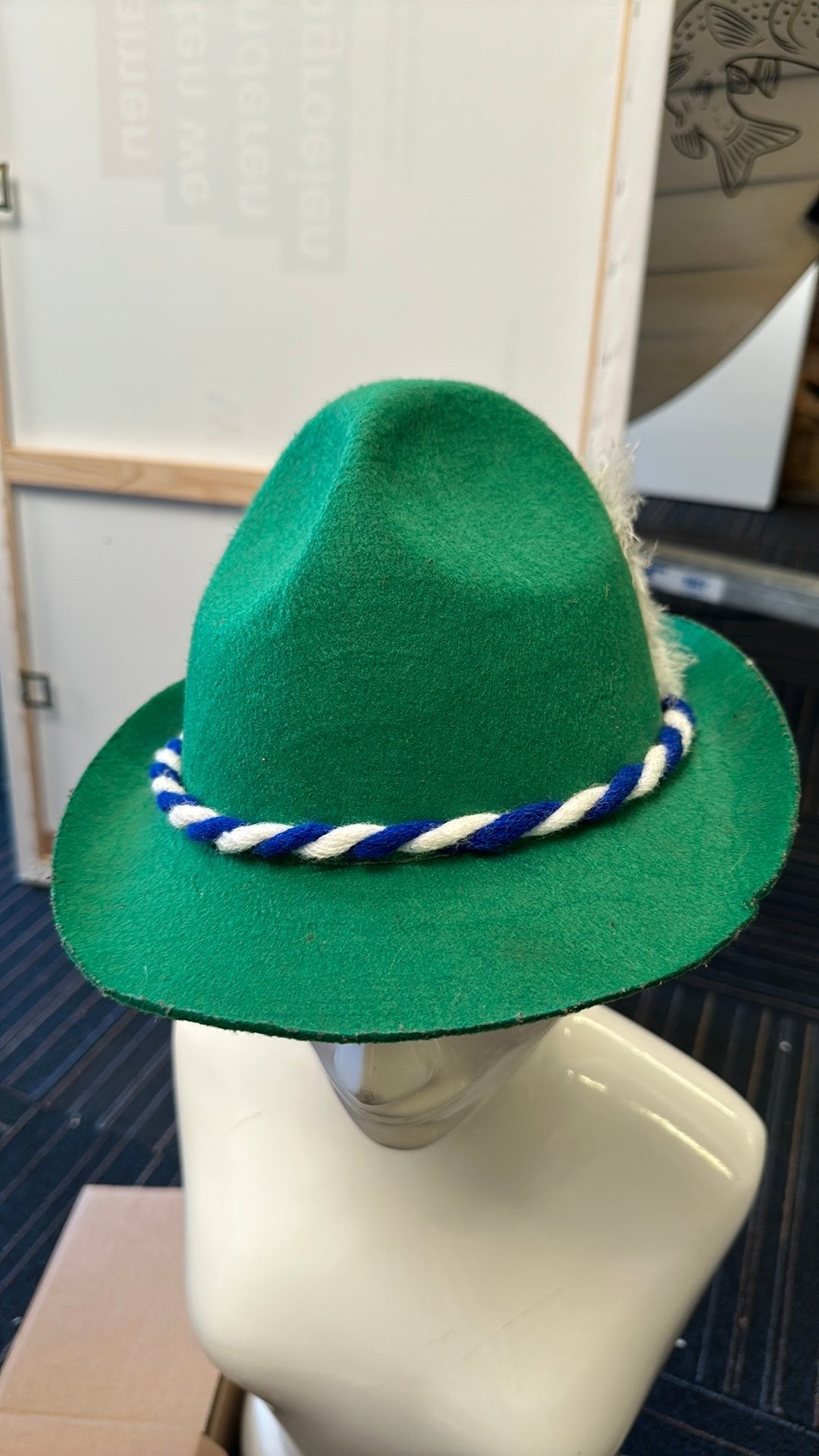 Groene hoed, Ophalen, Zo goed als nieuw, One size fits all