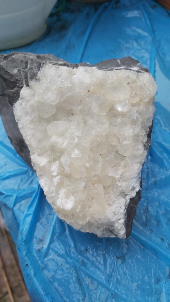 AN04 Groot stuk 2kg Calciet Anduze Gard Frankrijk #verzamel, Verzamelen, Mineralen en Fossielen, Mineraal, Ophalen of Verzenden