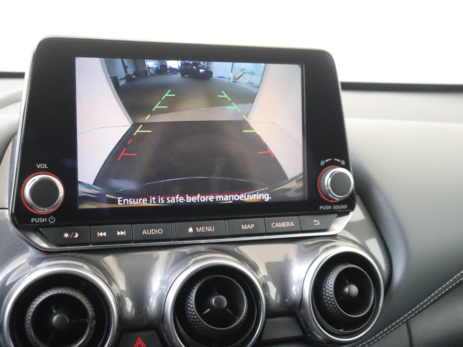 Foto 18 van Nissan Juke 1.0 DIG-T N-Connecta | Achteruitrijcamera | Appl
