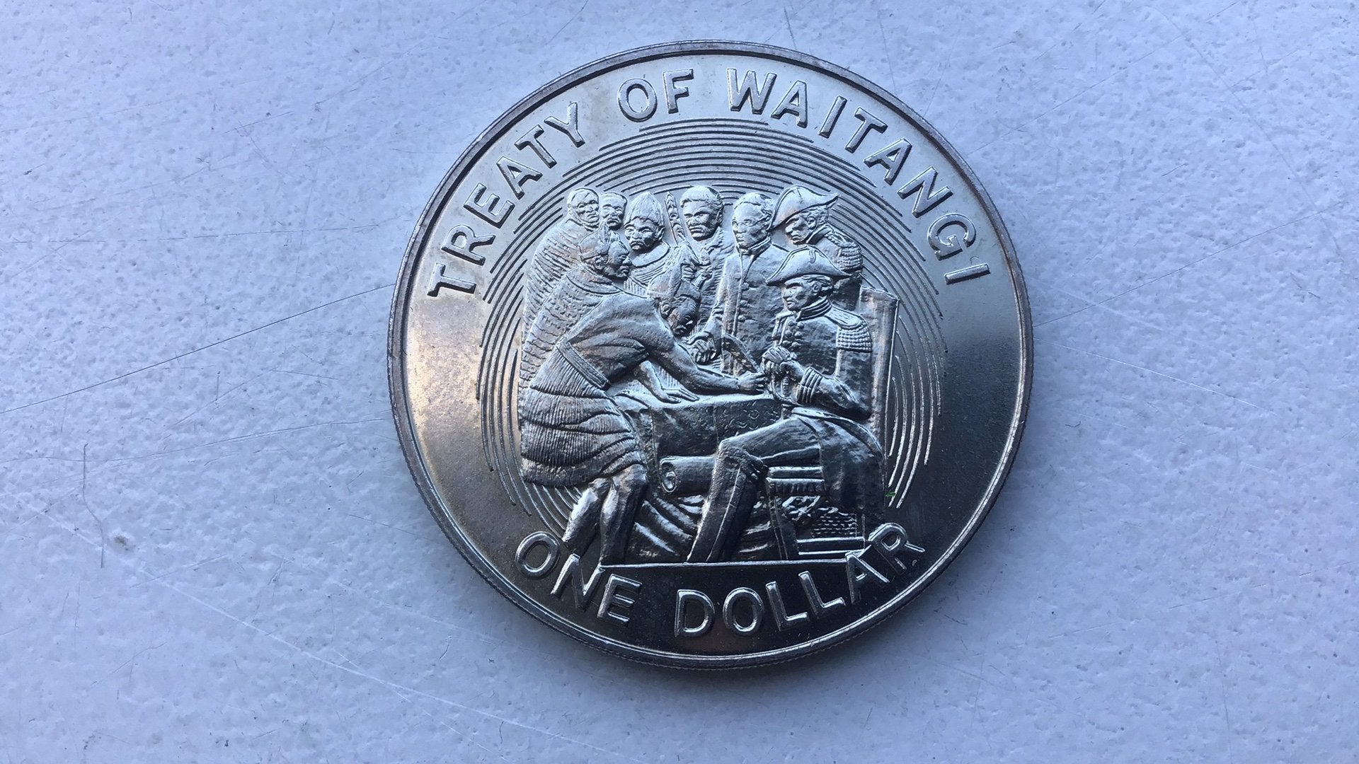 New Zealand 1 dollar 1990 Waitangi treaty., Postzegels en Munten, Ophalen of Verzenden