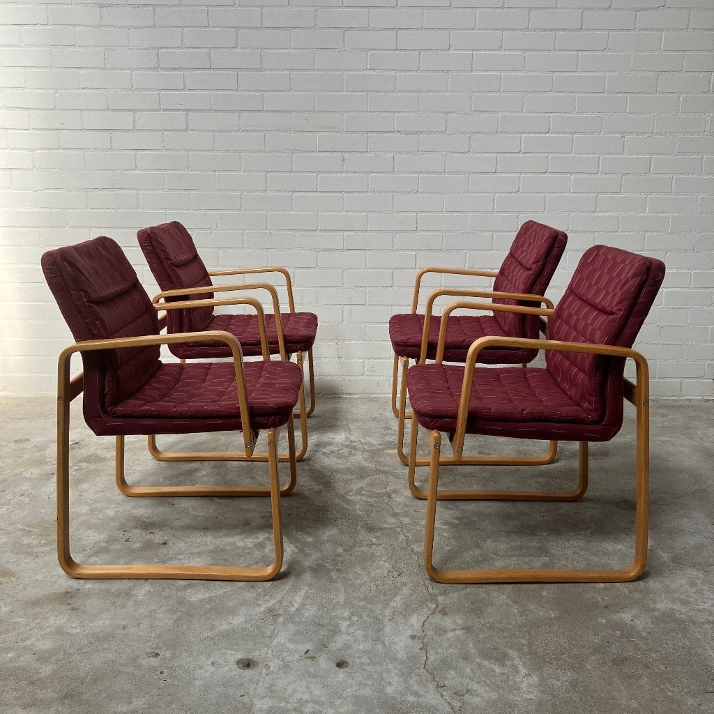 Vintage design stoelen zweedse Kinnarps eetkamerstoelen, Huis en Inrichting, Ophalen, Gebruikt, Bruin, Vijf, Zes of meer stoelen