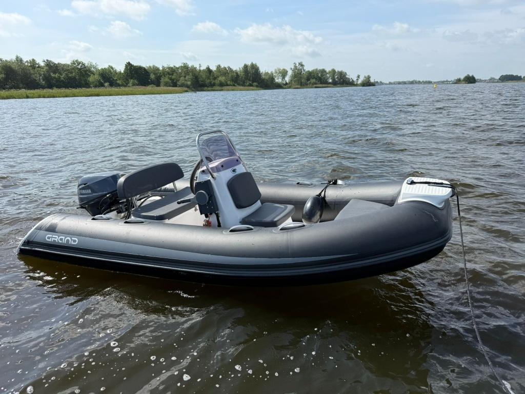 Grand 370 NL + Yamaha 20pk inclusief trailer, Watersport en Boten, Zo goed als nieuw, Grand, Afdekzeil, 20 pk