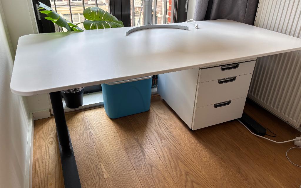 IKEA desk, Huis en Inrichting, Bureaus, Ophalen, 160 cm, Zo goed als nieuw, IKEA