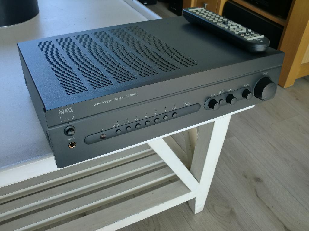 NAD C320BEE Stereo Integrated onderhoud gehad., Overige merken, Refurbished, Ophalen of Verzenden, 60 tot 120 watt