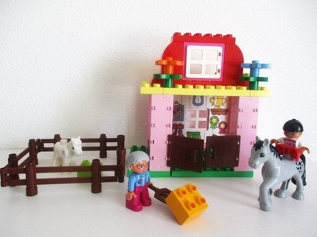 duplo paardenstal 10500, Kinderen en Baby's, Speelgoed | Duplo en Lego, Ophalen of Verzenden, Zo goed als nieuw, Duplo