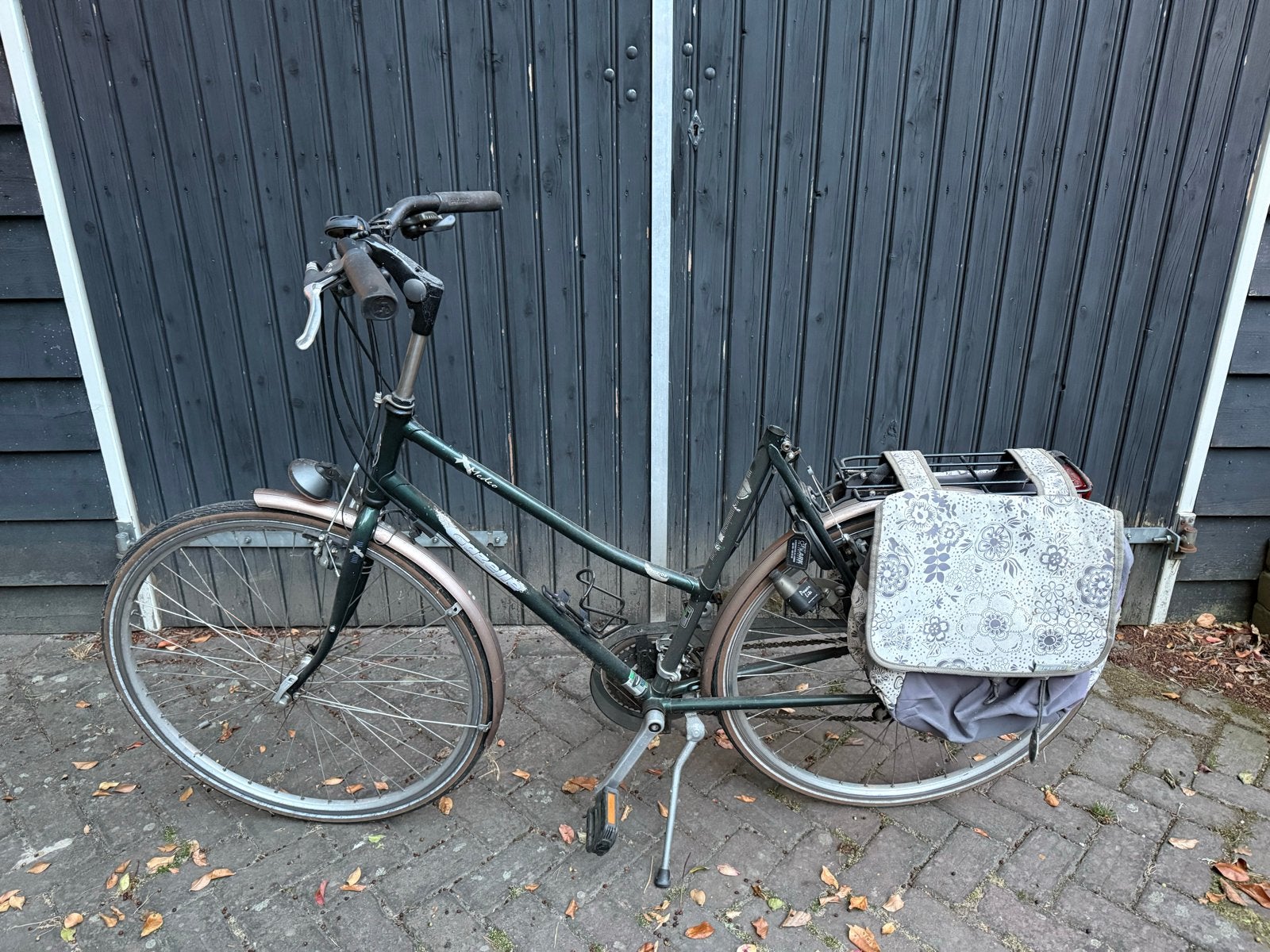 Gazelle fiets met fietstassen, Ophalen, Gebruikt, Velgrem, Versnellingen