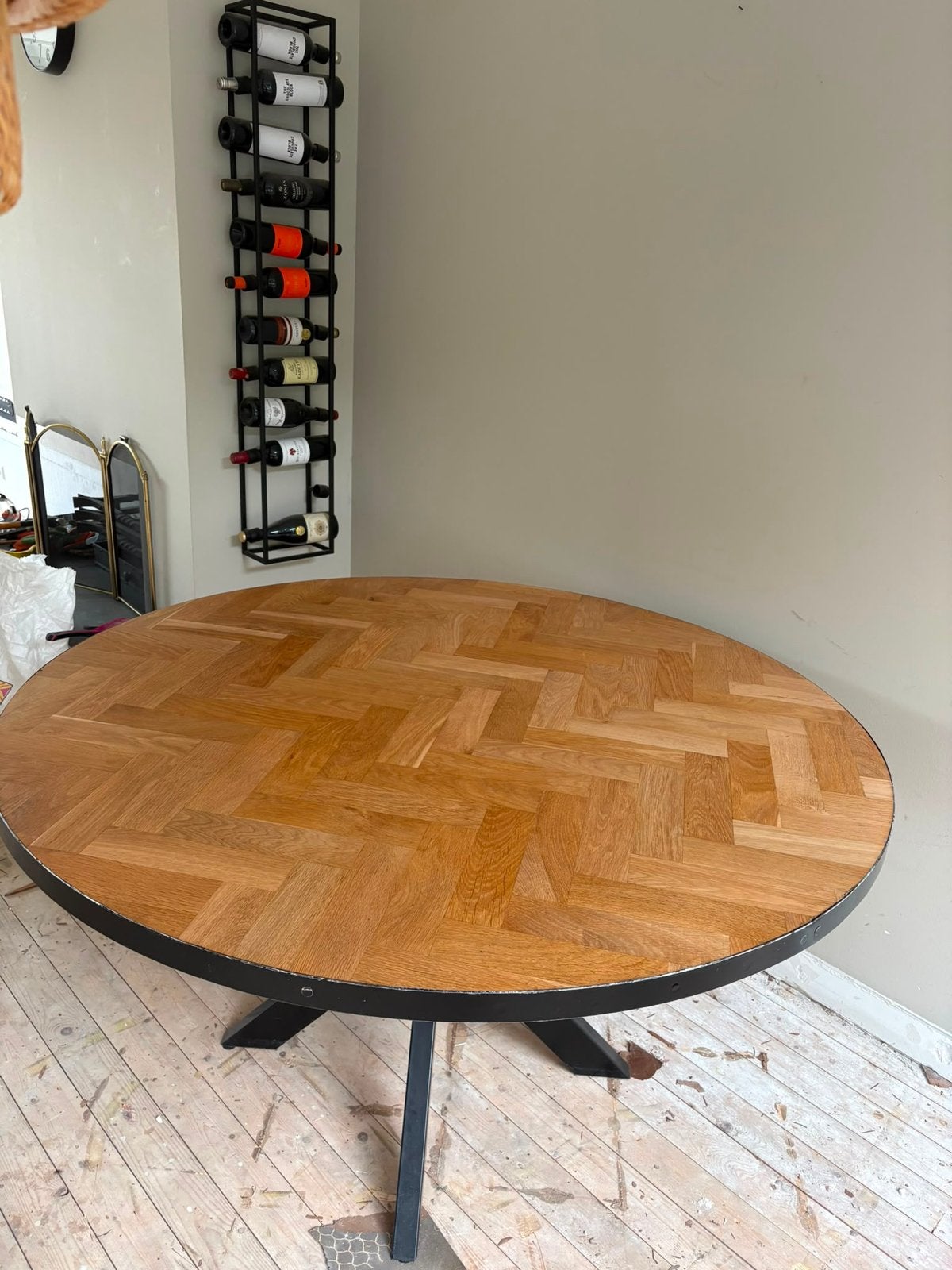 Loods 5 Eettafel Eiken Visgraat Ø140cm met Zwart Metaal, Ophalen, Gebruikt, 100 tot 150 cm, Vijf personen of meer