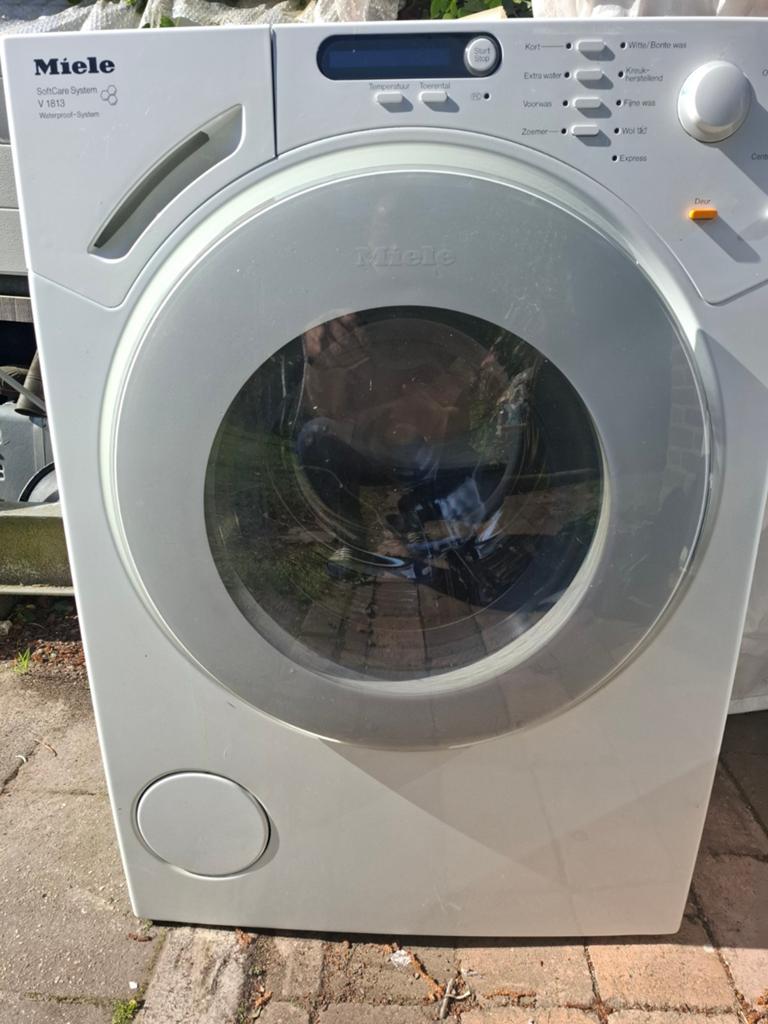 Miele SoftCare System V 1613 Wasmachine: lager defect, Witgoed en Apparatuur, Wasmachines, Gebruikt, Voorlader, 6 tot 8 kg, 85 tot 90 cm