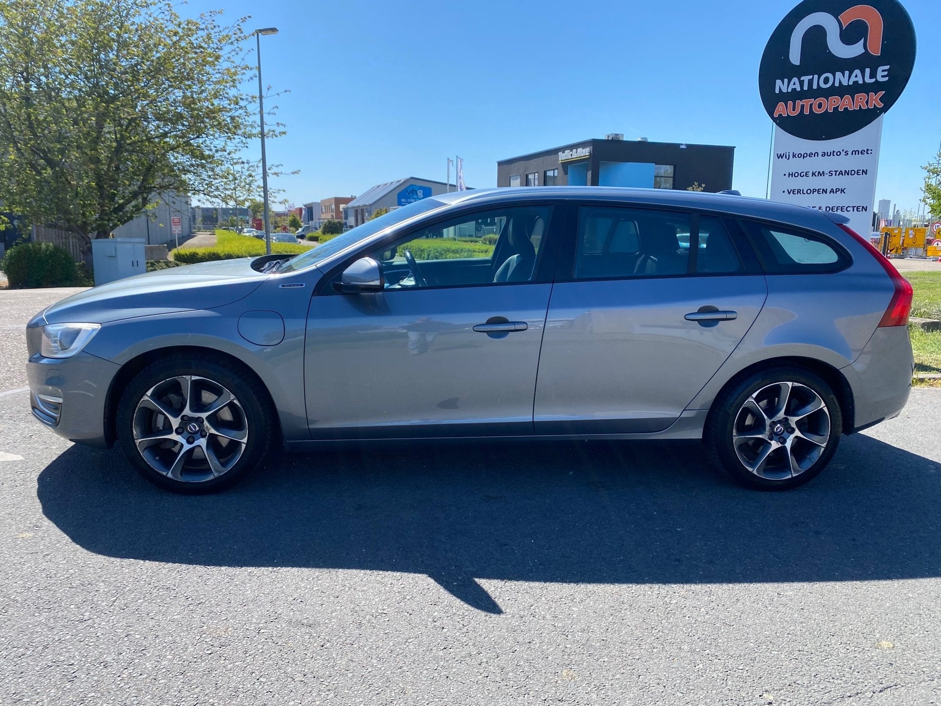 Volvo V60 2016 * 2.4 D5 Twin Engine Special Edition * APK TO, Auto's, Automaat, Euro 6, 163 pk, Vierwielaandrijving