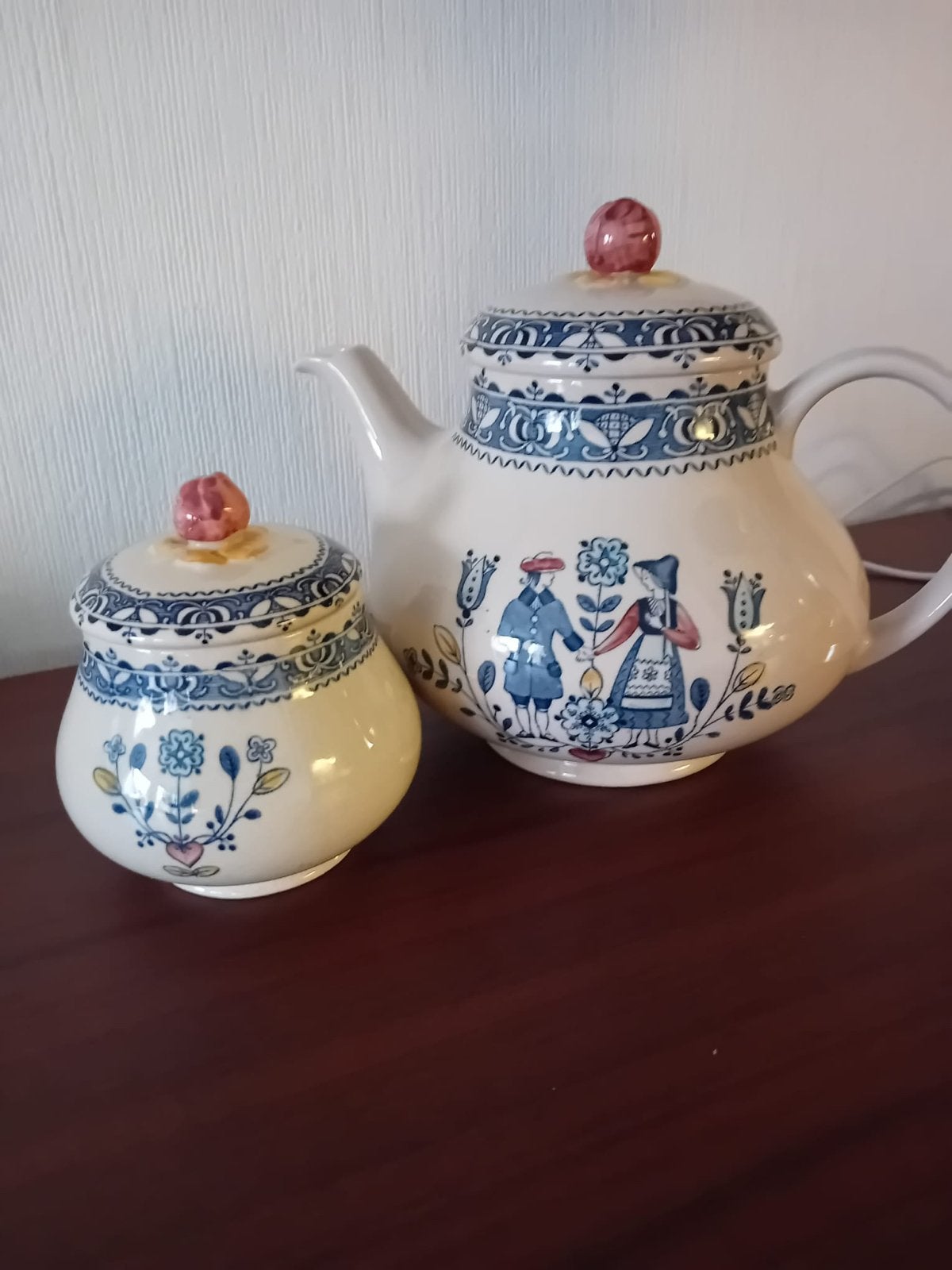 14-delig Johnson Bros ‘Hearts & Flowers’ servies, Overige merken, Keramiek, Vintage, Ophalen of Verzenden