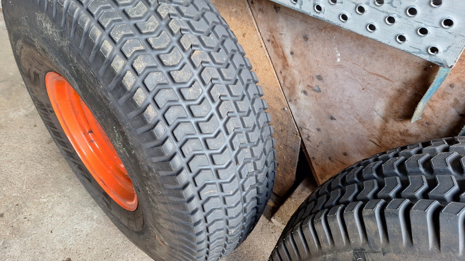 bridgestone pillow dia 13.6-16 gazonbanden, Ophalen, Overige typen