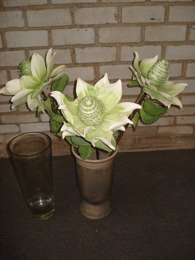 2 Vazen met 1 x Kunstbloemen  70 Cm Hoog  nieuwstaat, Binnen, 70 cm, Kunstbloem, Ophalen of Verzenden