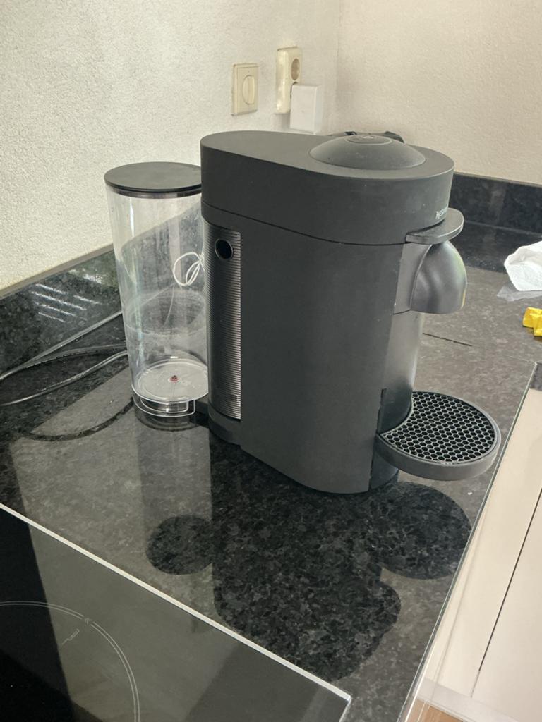 Nespresso Vertuo, Espresso apparaat, Ophalen of Verzenden, Zo goed als nieuw, 1 kopje