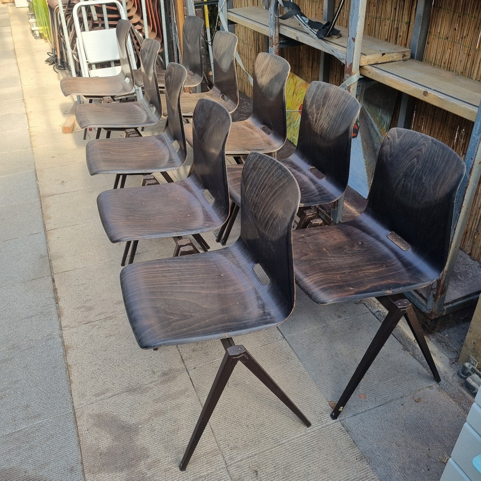 prachtige vintage schoolstoelen stapelstoelen Thur op seat, Ophalen, Gebruikt, Bruin, Vijf, Zes of meer stoelen
