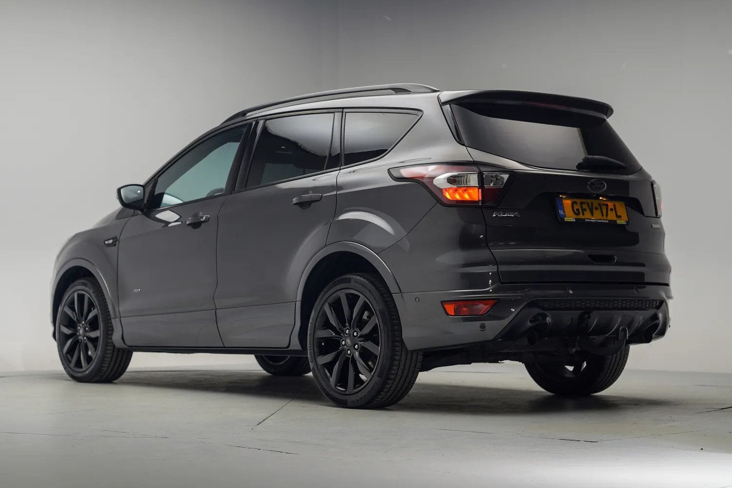 Ford Kuga 1.5 ST-Line 4WD Aut. [ Panorama Camera Trekhaak ], Auto's, Automaat, 4 cilinders, 1850 kg, 1586 kg