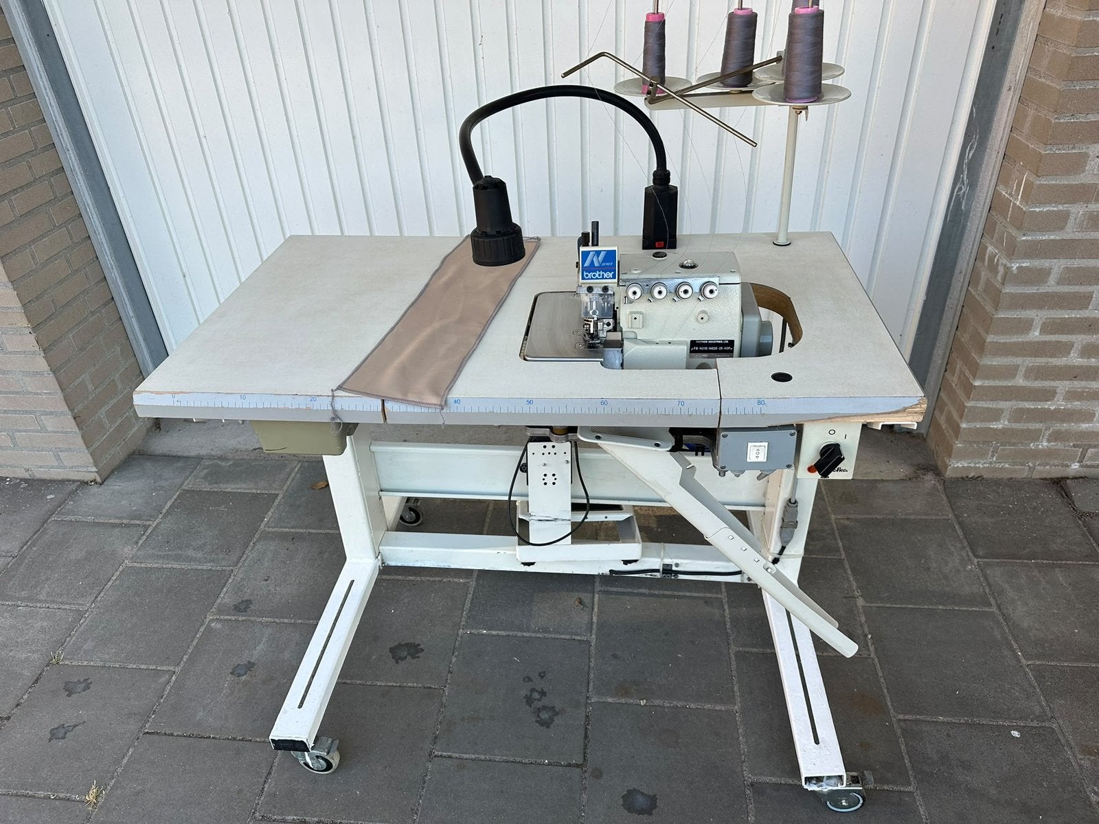 Industrie lockmachine brother 4 draads, Gebruikt, Ophalen of Verzenden, Lockmachine, Industrieel