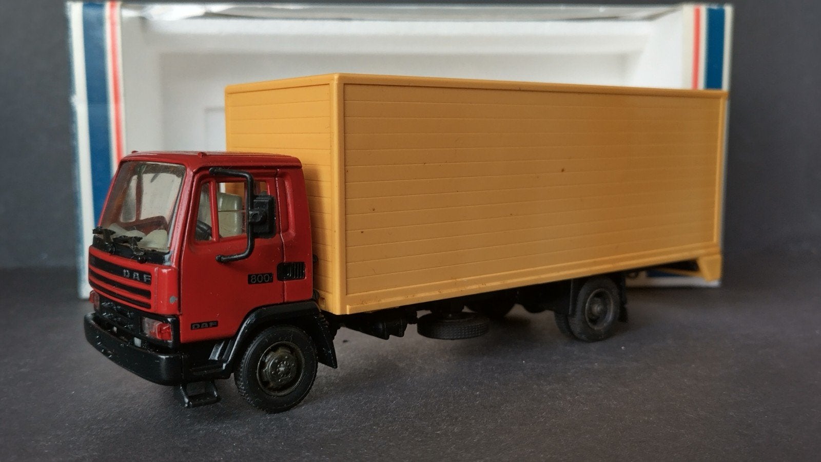 Daf 800 Bakwagen 1:43 Ahc Epe Pol, Hobby en Vrije tijd, Modelauto's | 1:43, Overige merken, Verzenden, Zo goed als nieuw, Bus of Vrachtwagen