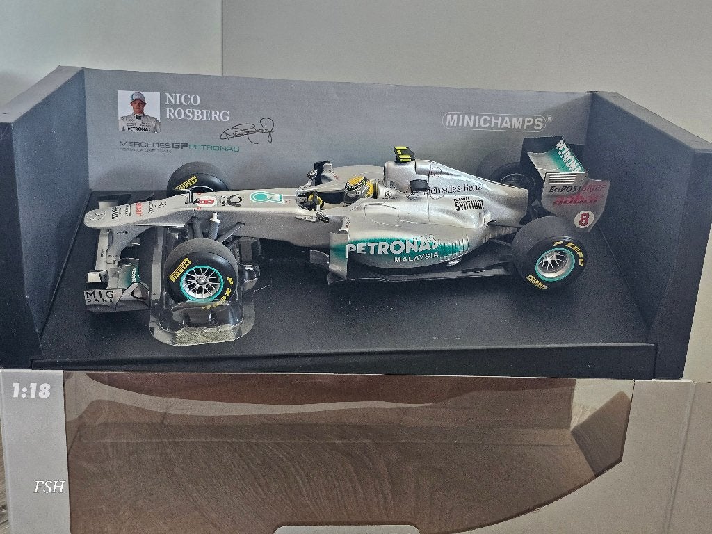 Mercedes MGP W02, N. Rosberg # 8, 2011. Minichamps. *NIEUW*, Ophalen of Verzenden, Nieuw, Auto, MiniChamps