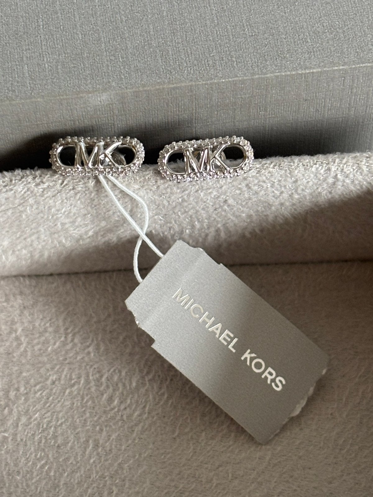 Sterling zilveren oorstekers Michael Kors nieuw, Nieuw, Ophalen of Verzenden, Knopjes of Stekers, Zilver