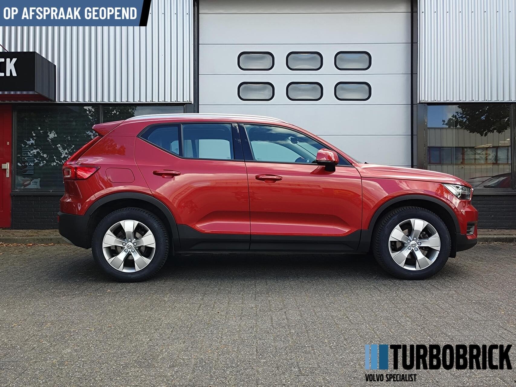 Volvo XC40 1.5 T3 Momentum |LED|Keyless|Harman Kardon|Dealer, Voorwielaandrijving, Stof, Gebruikt, 156 pk