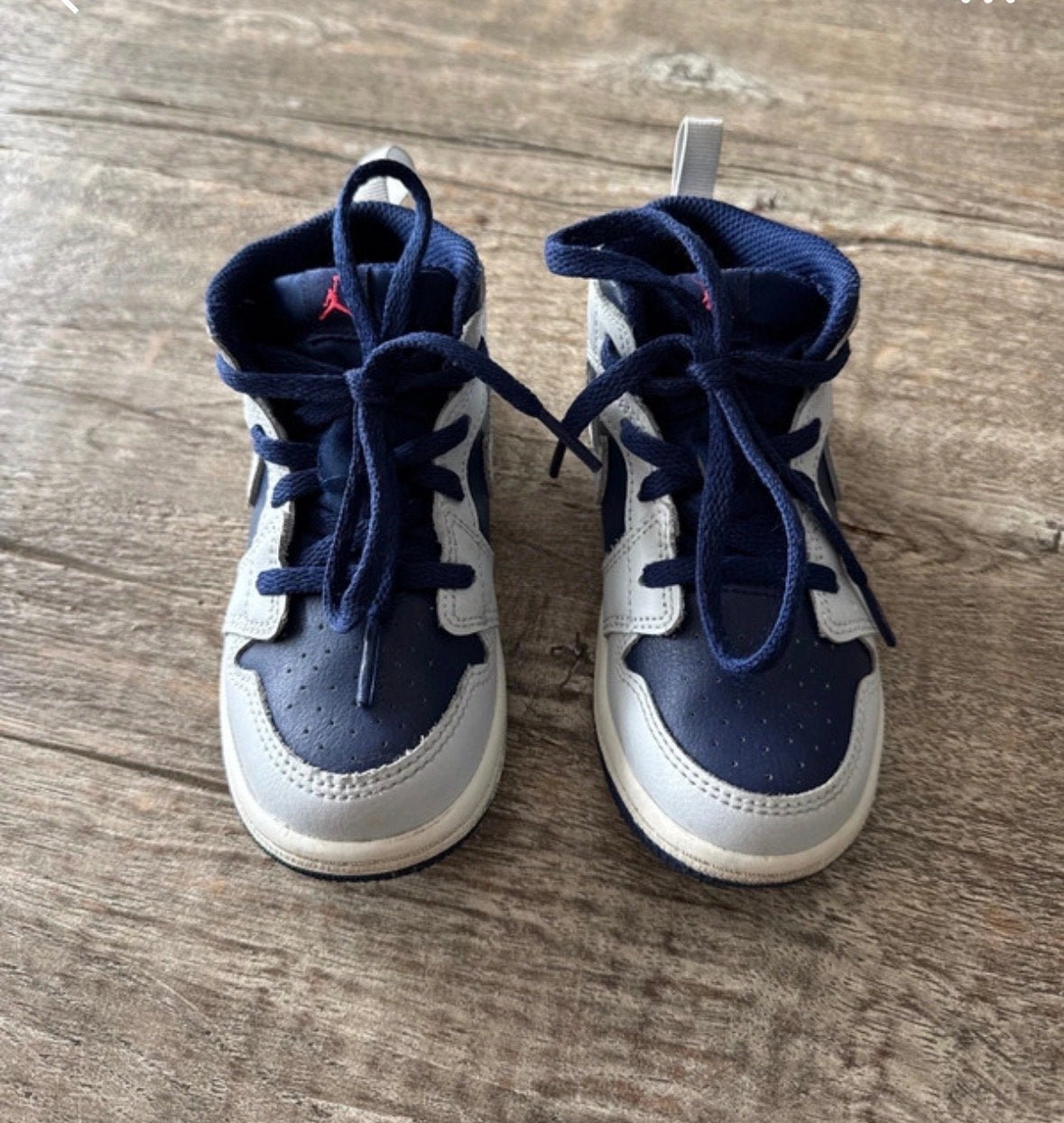 Jordan sneakers maat 26 - Zo goed als nieuw, Ophalen of Verzenden, Zo goed als nieuw, Jongen, Sportschoenen