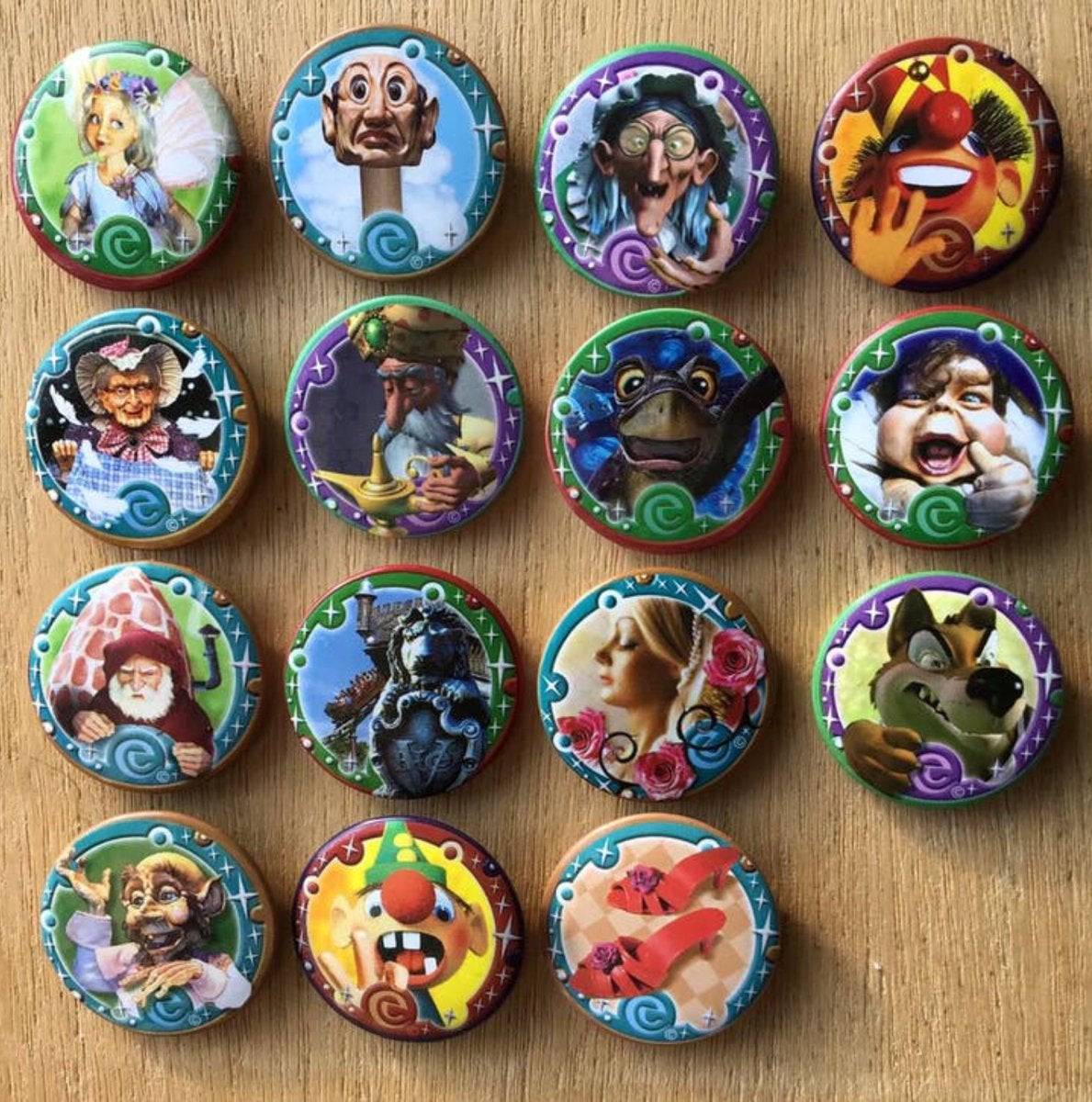 Efteling button (26x) - ZGAN, Verzamelen, Efteling, Ophalen of Verzenden, Zo goed als nieuw, Button of Speldje