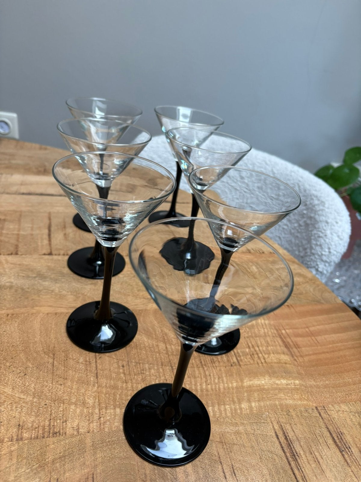 ZGAN 7 martini cocktail glazen met zwarte voet, Ophalen of Verzenden