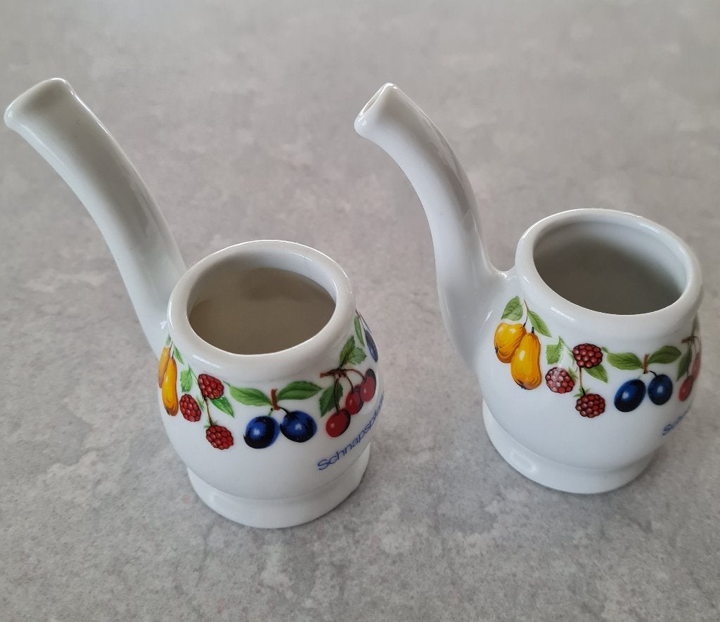 2 borrelbekertjes in de vorm van een pijp - gemerkt, Ophalen of Verzenden