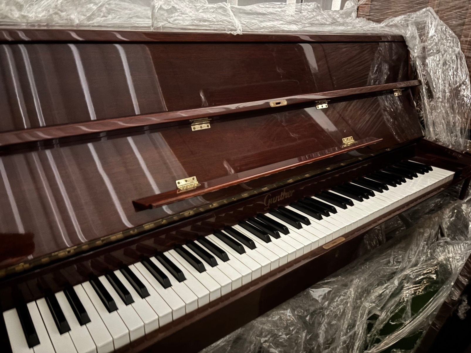 Gunther Piano van Toyo Piano Manufactoring Company, Ophalen, Zo goed als nieuw, Zwart, Hoogglans
