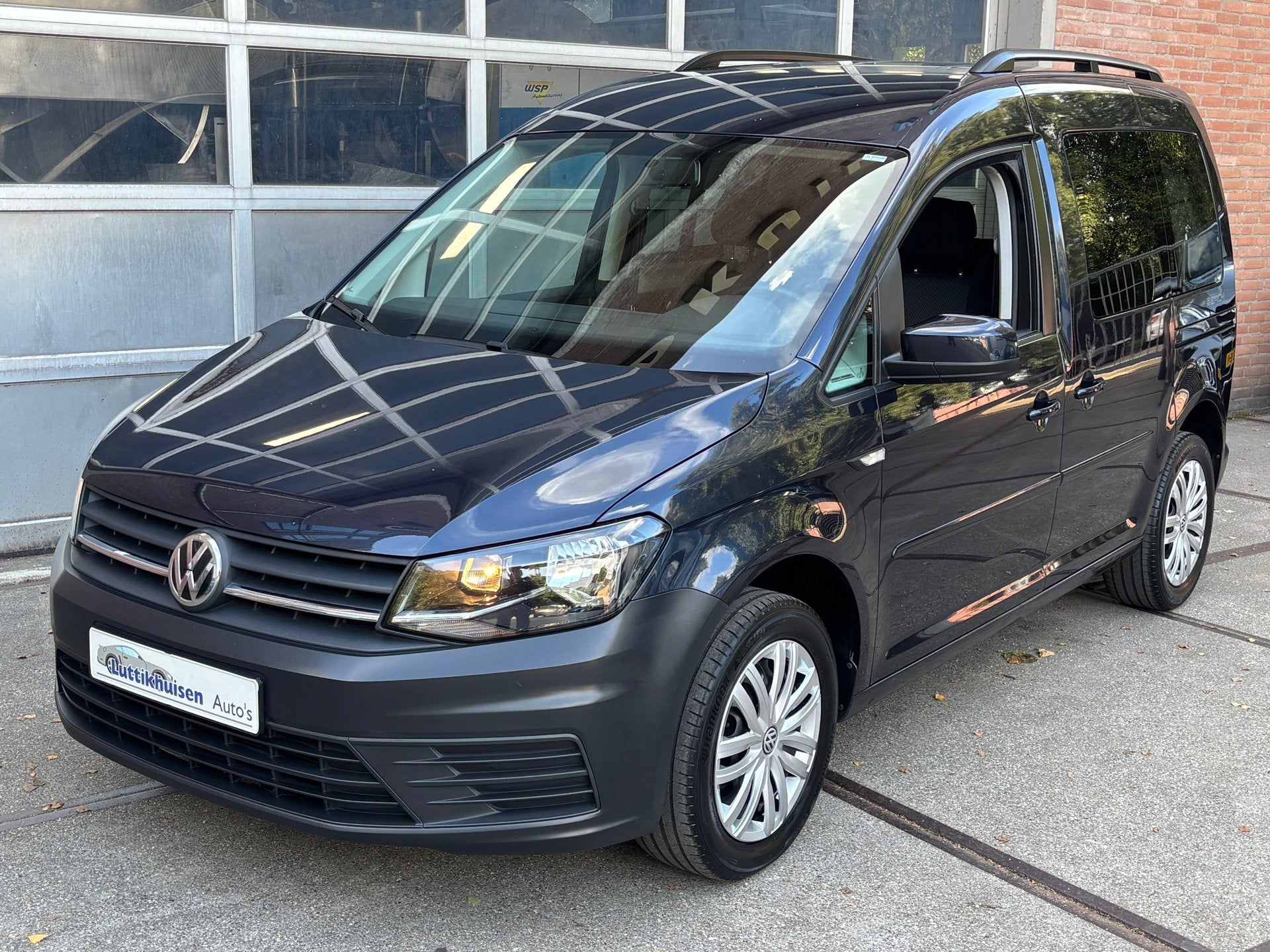 Volkswagen Caddy 1.4 TSI 130 pk Beach ,Mini Camper-Bed-Navi-, Auto's, Voorwielaandrijving, Dealer onderhouden, Stof, Gebruikt