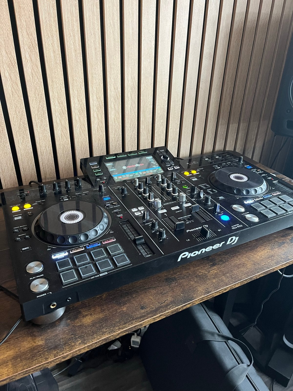 Pioneer XDJ-RX2 met stofkap en travelbag, Muziek en Instrumenten, Ophalen, Zo goed als nieuw, Dj-set, Pioneer