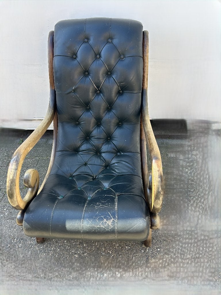 Vintage Engelse Lage Chesterfield Fauteuil  Model Victoria, Ophalen, Gebruikt, Chesterfield, 75 tot 100 cm