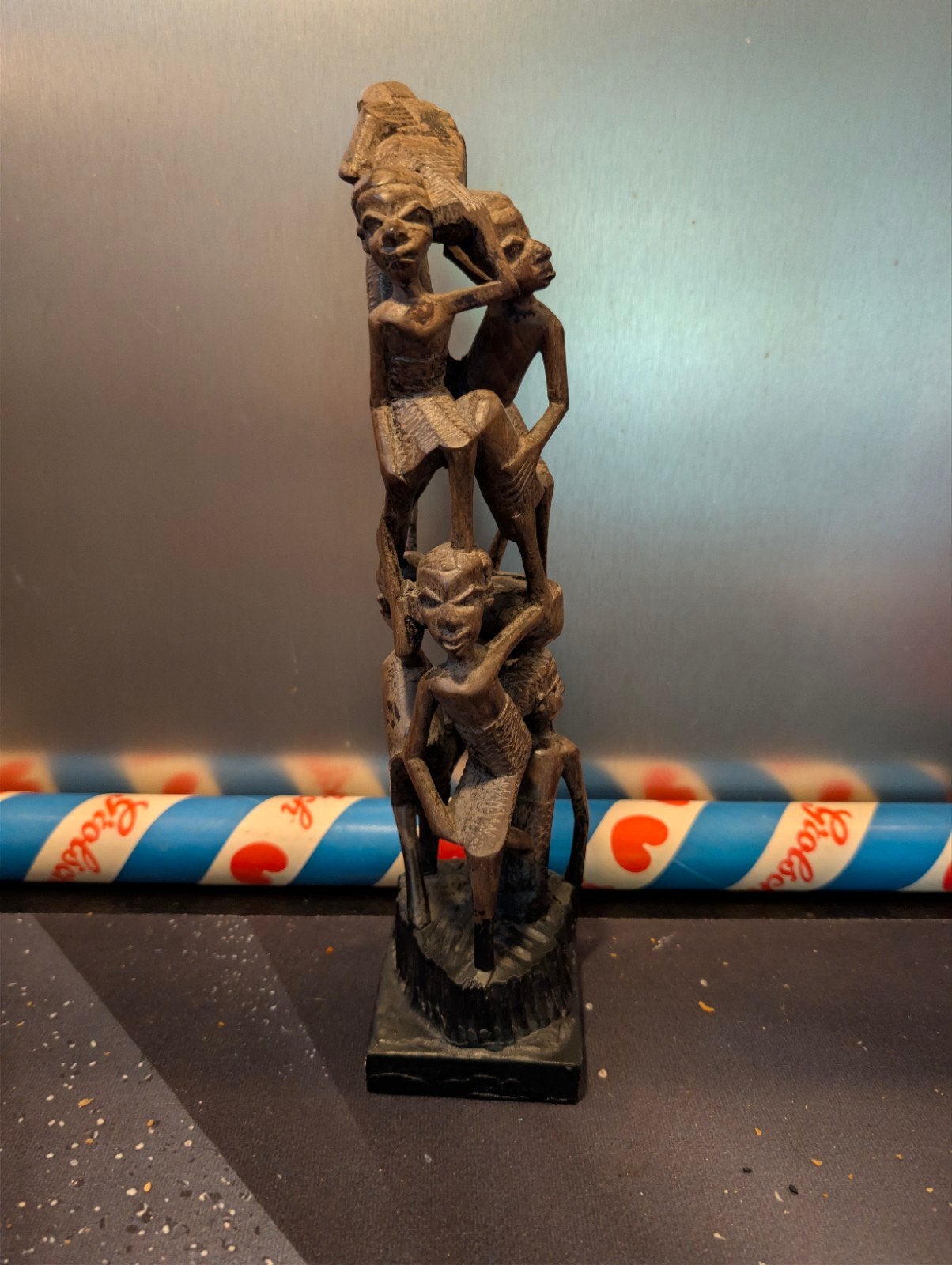 Vintage Afrikaans houten beeld  levensboom - 23 cm, Hout, Afrika, Ophalen of Verzenden, Beeld