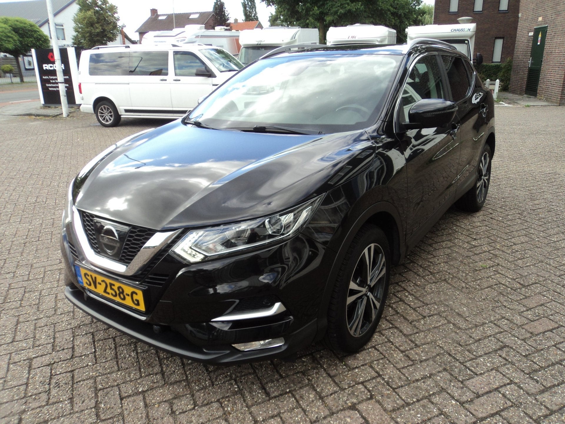 Nissan Qashqai 1.2 N-Connecta Camera Cruise Pano, Stof, Gebruikt, 4 cilinders, Parkeersensor