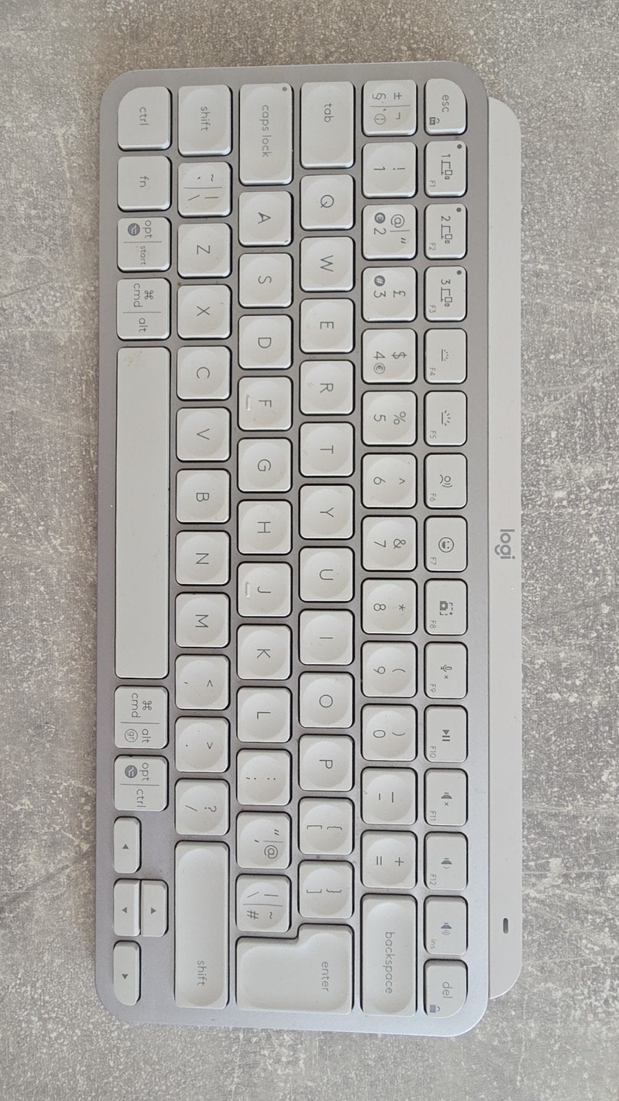 Logitech Mini Toetsenbord - Draadloos en Compact, Ophalen of Verzenden, Zo goed als nieuw, Draadloos, Qwerty