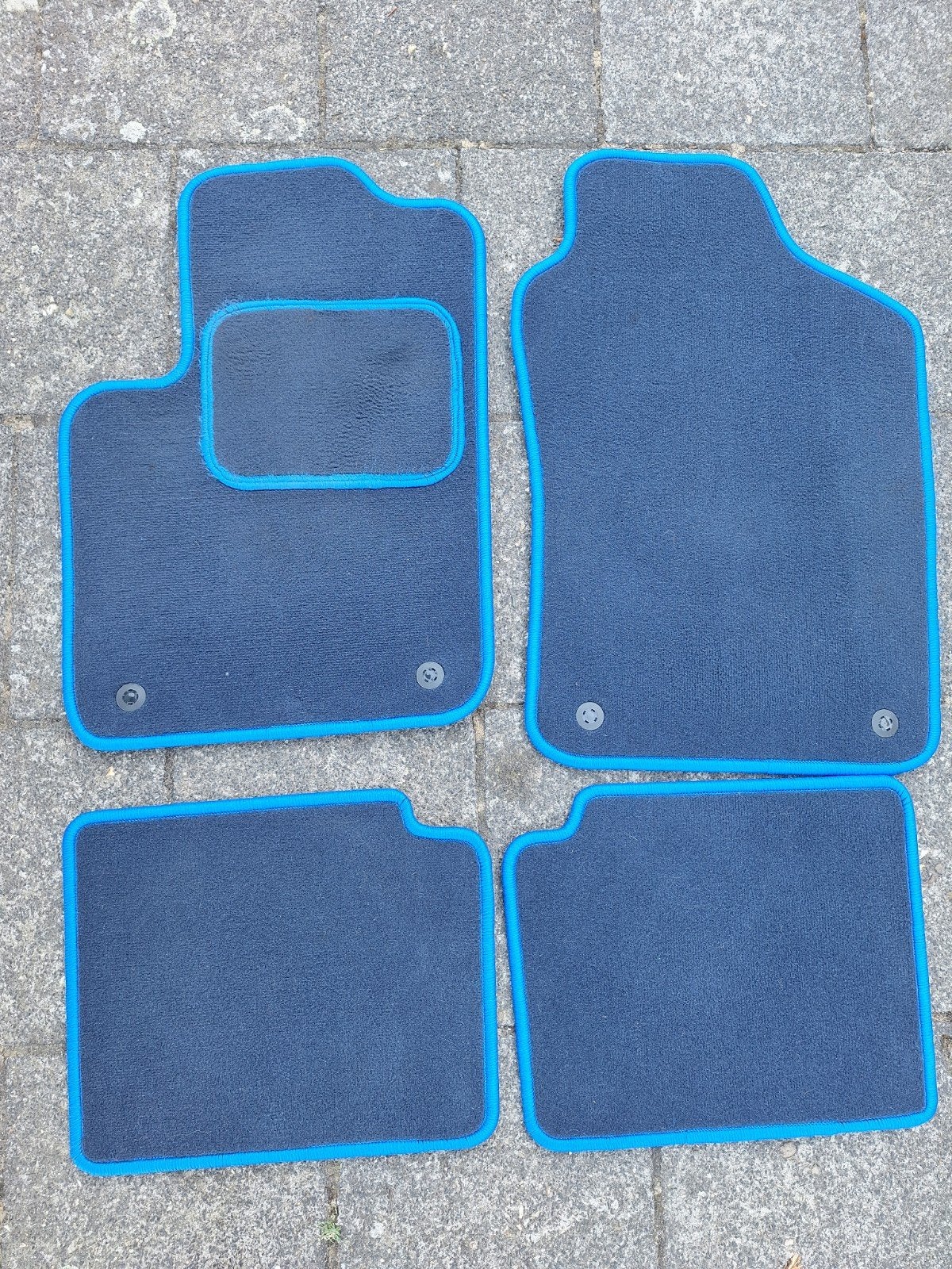FIAT 500 ...4 donkerblauwe automatten met blauwe rand, Ophalen, Zo goed als nieuw