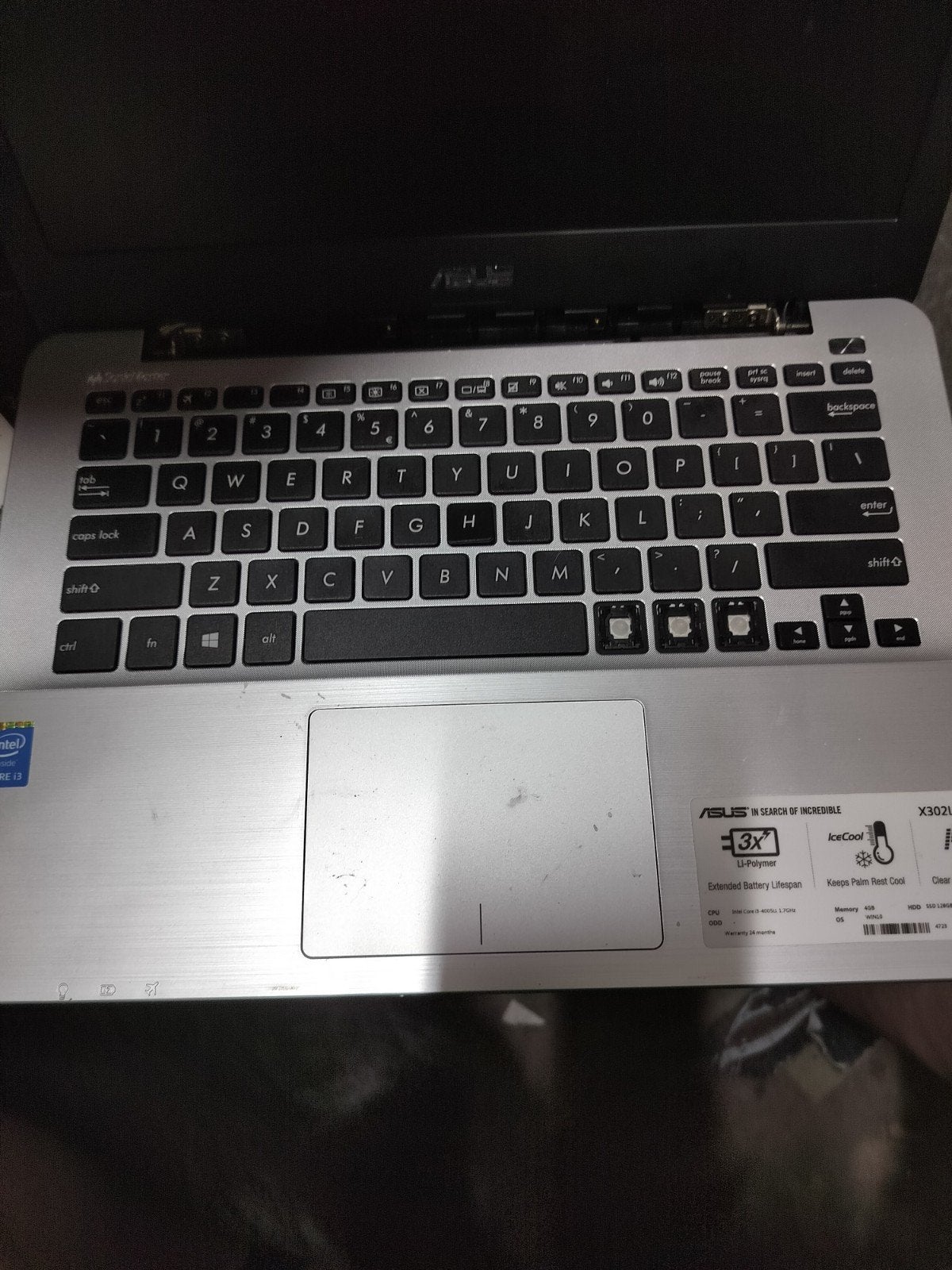 defecte Asus scherm kapot ,mb is in orde met processor, 15 inch, Ophalen of Verzenden, Intel i3, Niet werkend