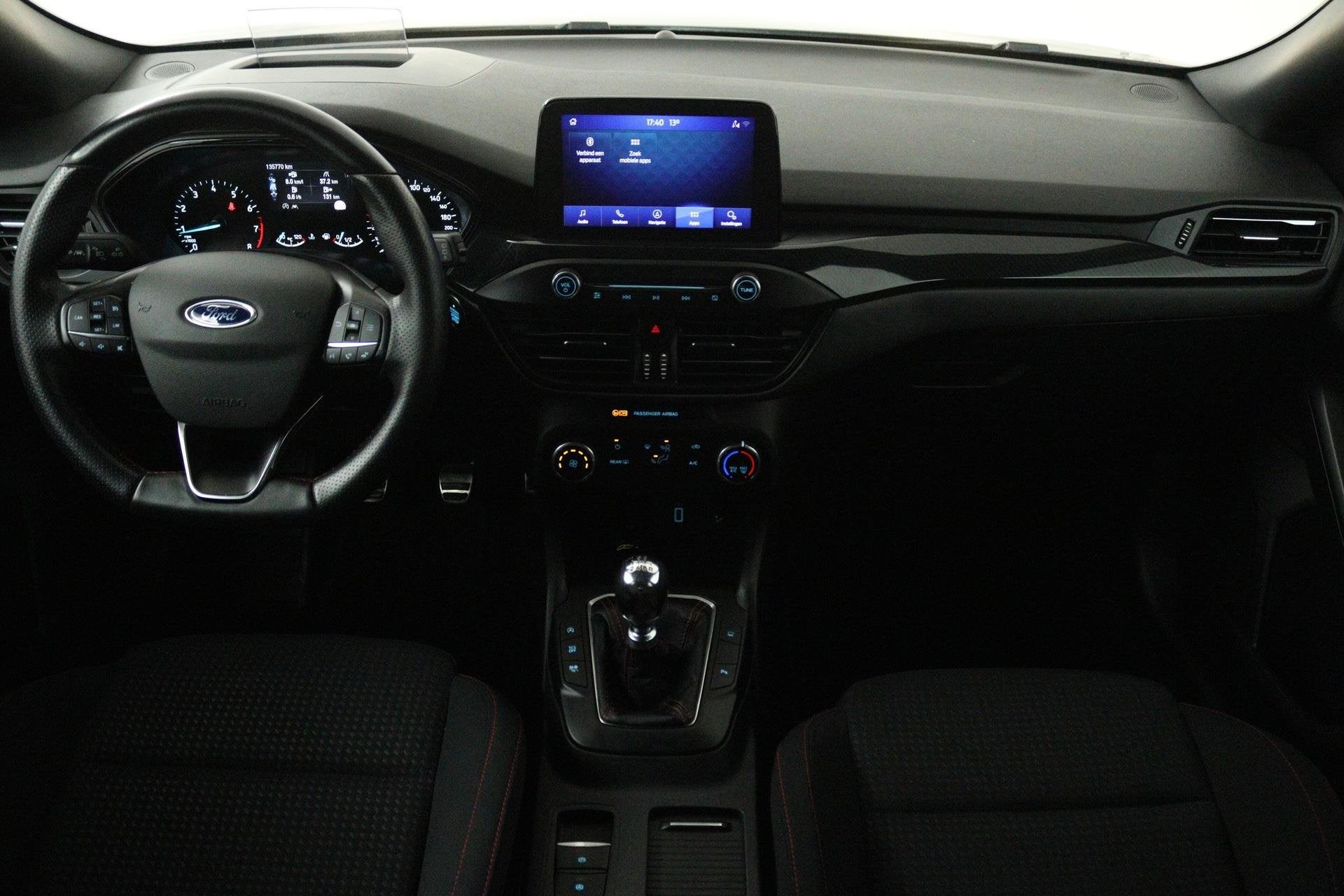 Ford Focus 1.0 EcoBoost Titanium Business (CAMERA, NAVIGATIE, Stof, Bedrijf, Handgeschakeld, 1100 kg