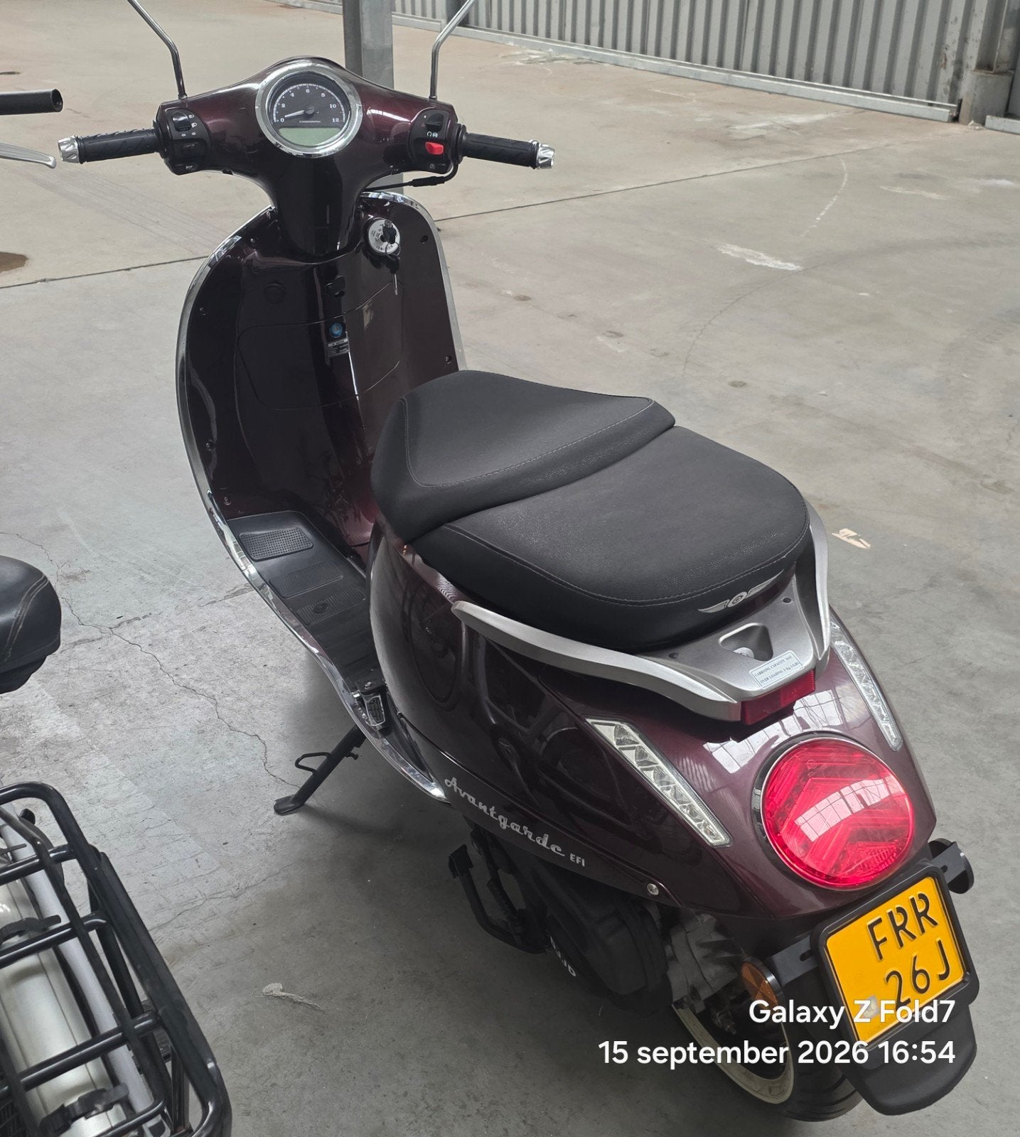 Bromscooter, scooter, retro, djjd avantgarde, 2024, lage km., Fietsen en Brommers, Ophalen, Gebruikt, Maximaal 45 km/u, Benzine
