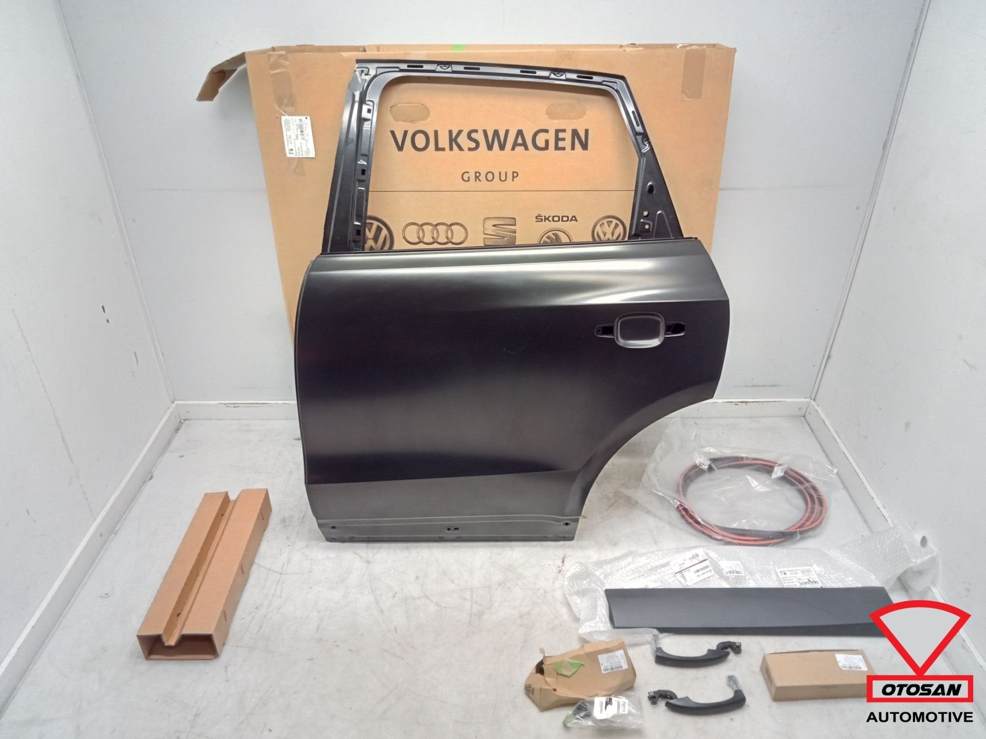 Audi Q5 Deur Portier Links Achter 2008+ Origineel! Compleet!, Auto-onderdelen, Carrosserie en Plaatwerk, Gebruikt, Deur, AUDI AG