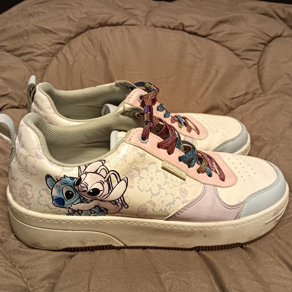 Disney Lilo & Stitch Sneakers - Maat 38 Pull & Bear, Kleding | Dames, Schoenen, Gedragen, Sneakers of Gympen, Wit, Ophalen