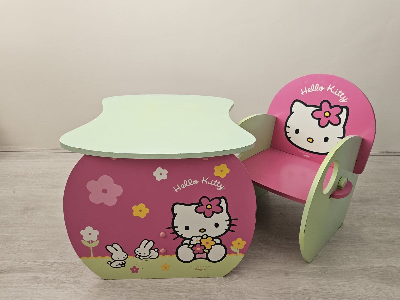 Hello Kitty kinderzitje en tafeltje, Ophalen, Gebruikt, Tafel(s) en Stoel(en)