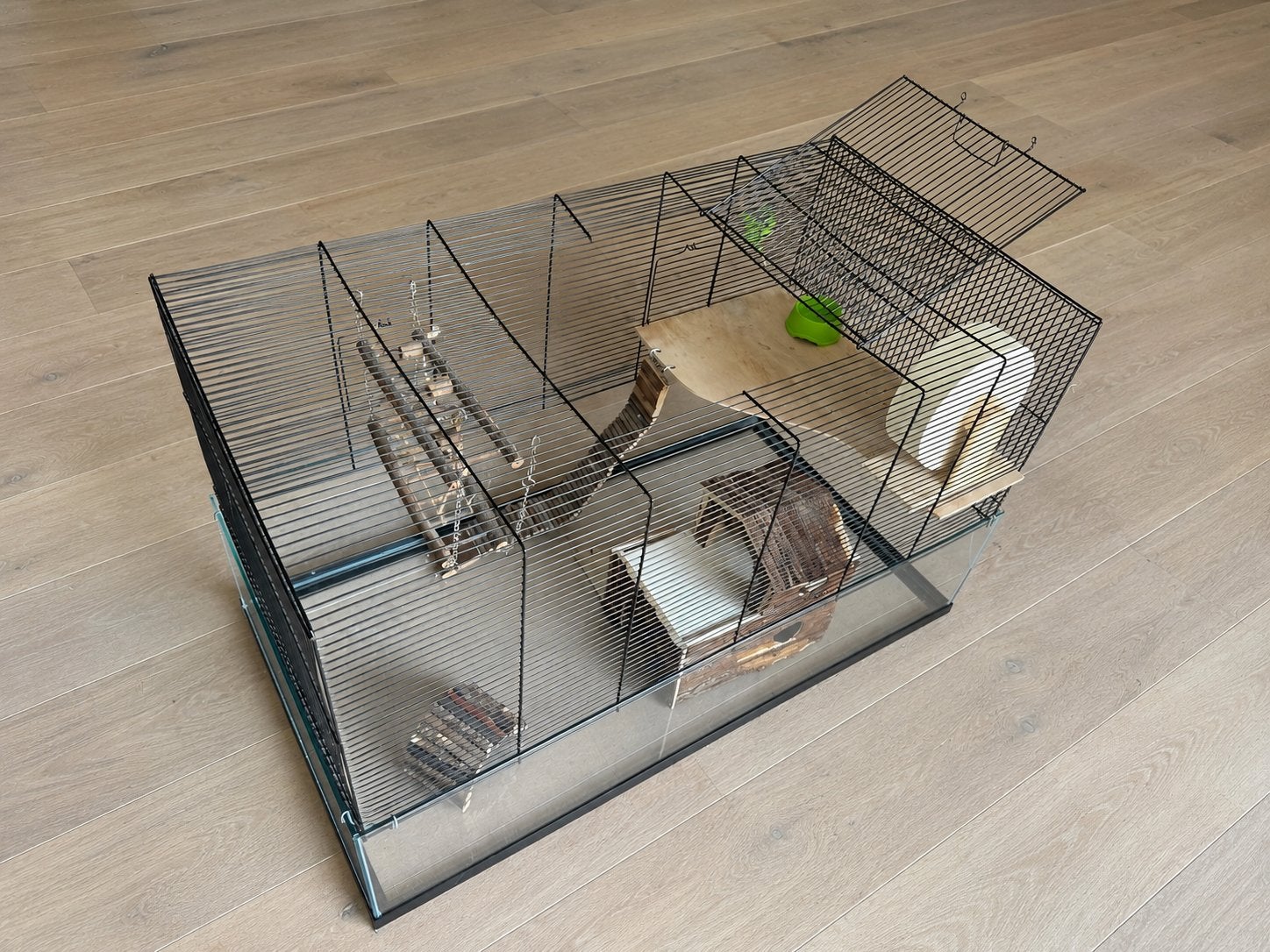 Prachtige en diervriendelijke hamsterkooi (100 x 54 x 61, Ophalen, Kooi, Gebruikt, 60 tot 90 cm