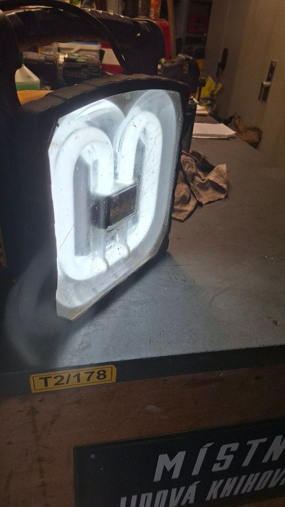 Dewalt Accu bouwlamp bouw lamp 230volt en Accu., Kunststof, ., Ophalen of Verzenden, Zo goed als nieuw