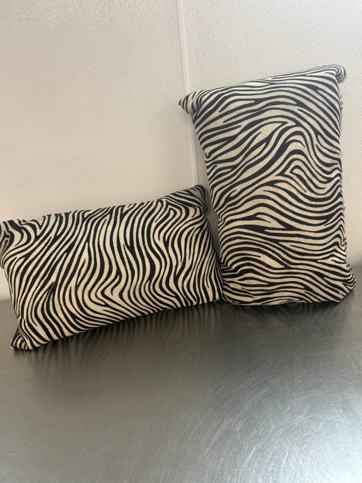 Limited Edition Bruine Sierkussens met Vacht/Huid, Huis en Inrichting, Ophalen, Bruin, Nieuw, Sierkussen